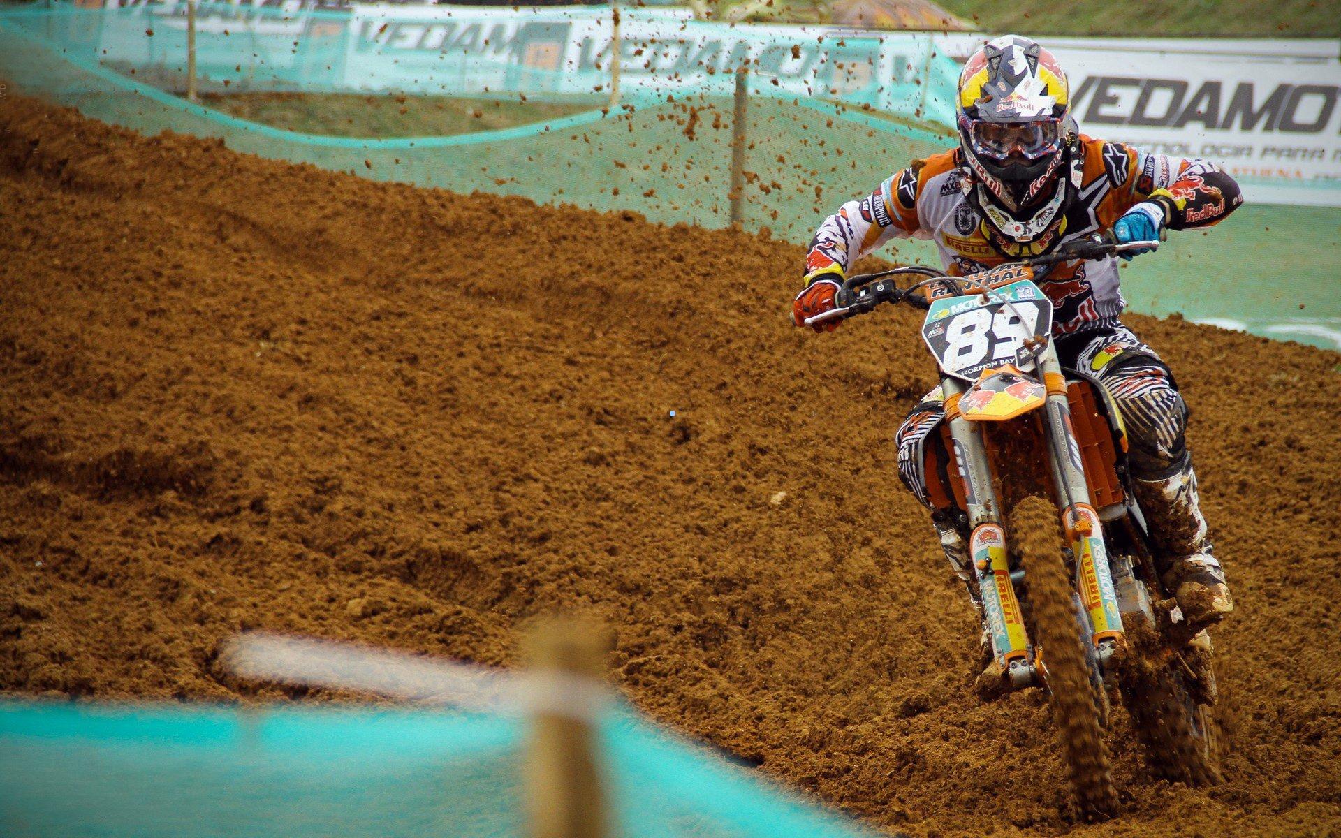 激烈拉锯战!快船5分优势坚守胜局,莱昂纳德手感复苏哈登复出贡献12分5助攻